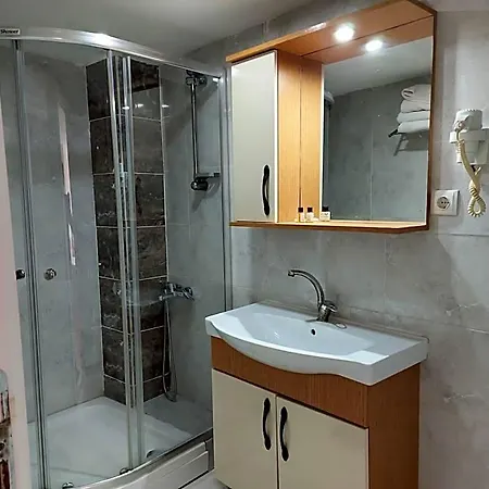 Hotell Newaz 3*